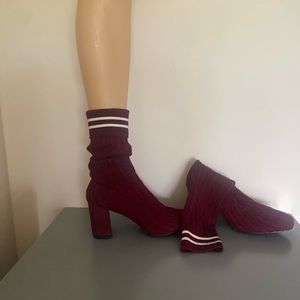 New Qupid ankle booties. Size 8.